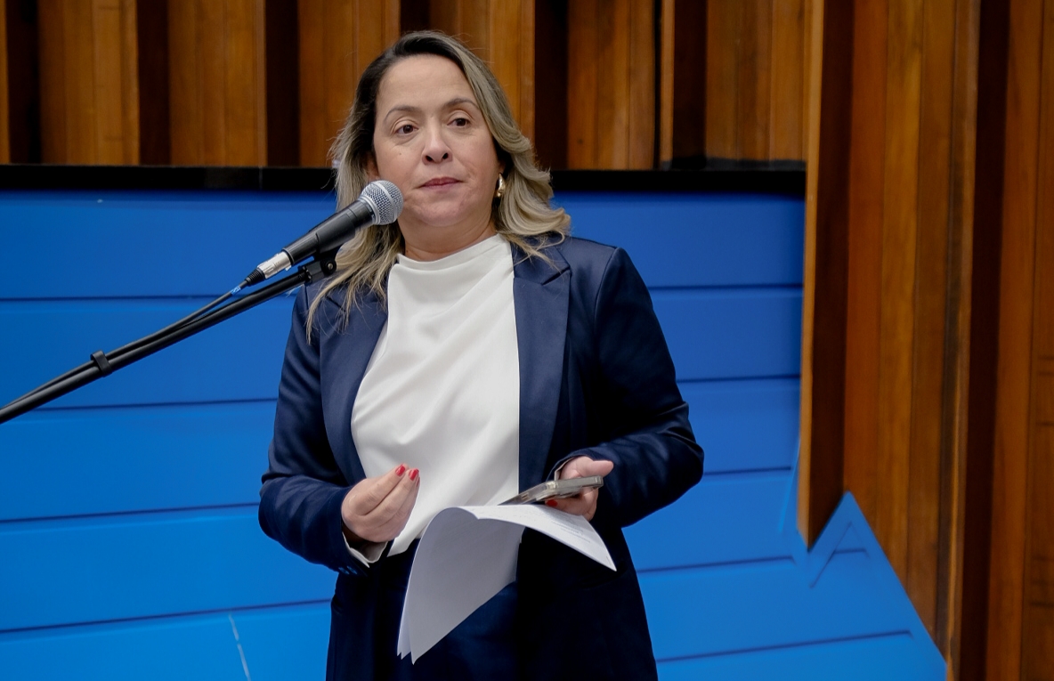 ​Lia Nogueira cobra esclarecimentos sobre suspensão de cirurgias bariátricas
