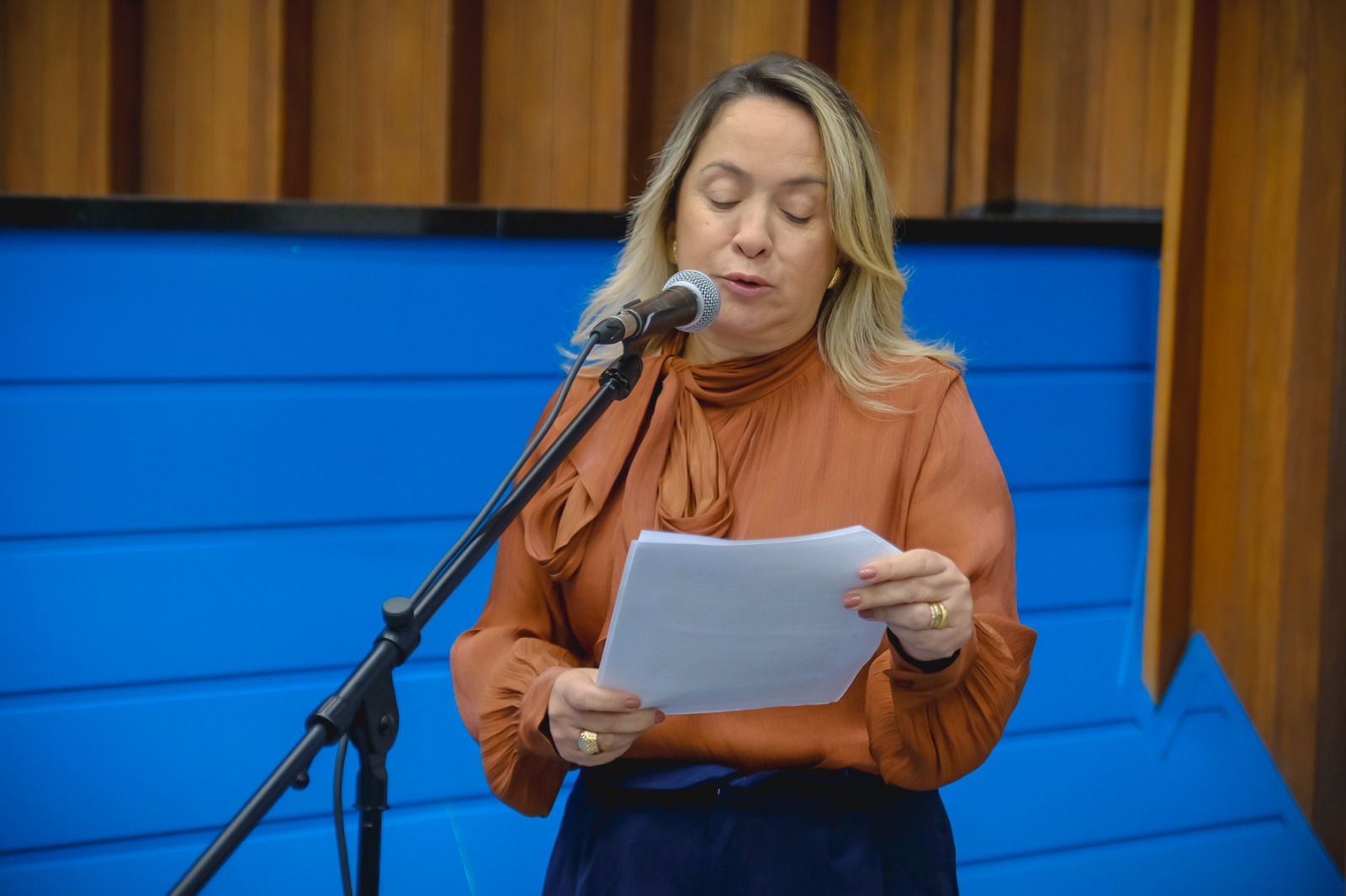Lia Nogueira cobra centro de acolhimento para mulheres em Anastácio